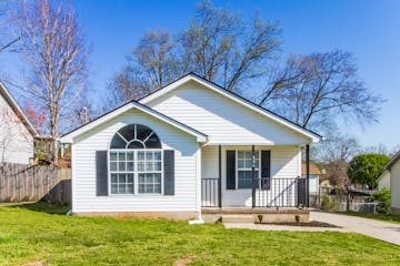 306 Cedar Park Circle La Vergne, TN 37086